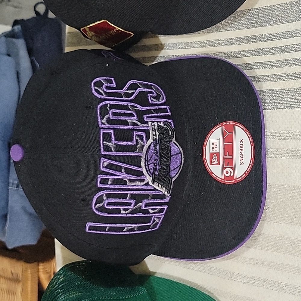 Fitted Baseball Caps - Picture 3 of 13